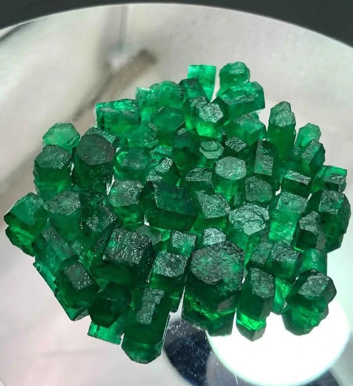Rough emerald parcel — client photograph